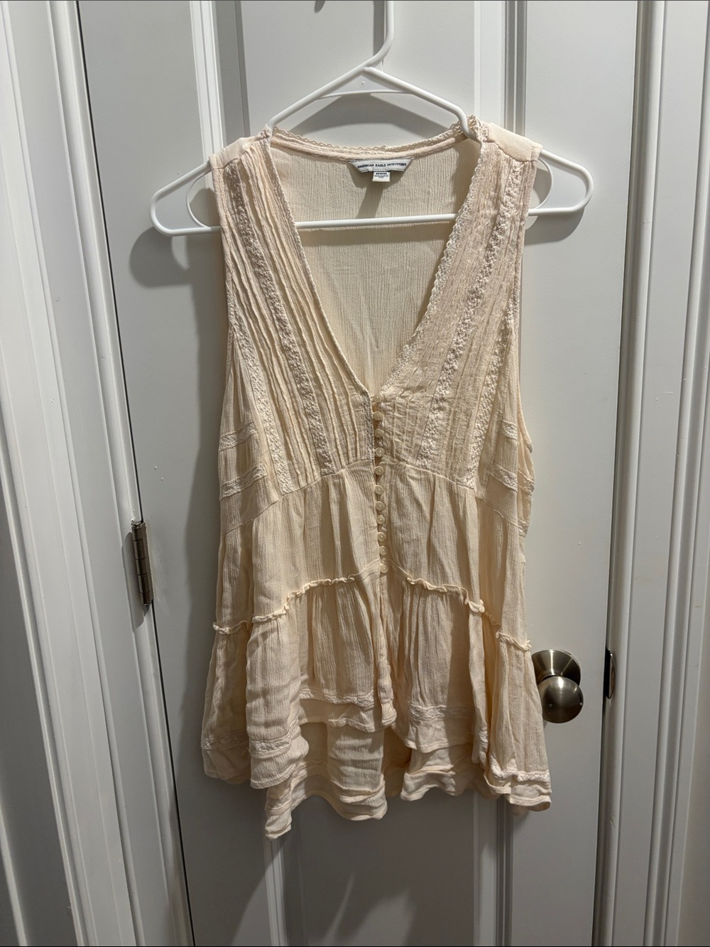 American Eagle Outfitters Cream Tiered Lace-Accent Sleeveless Camisole